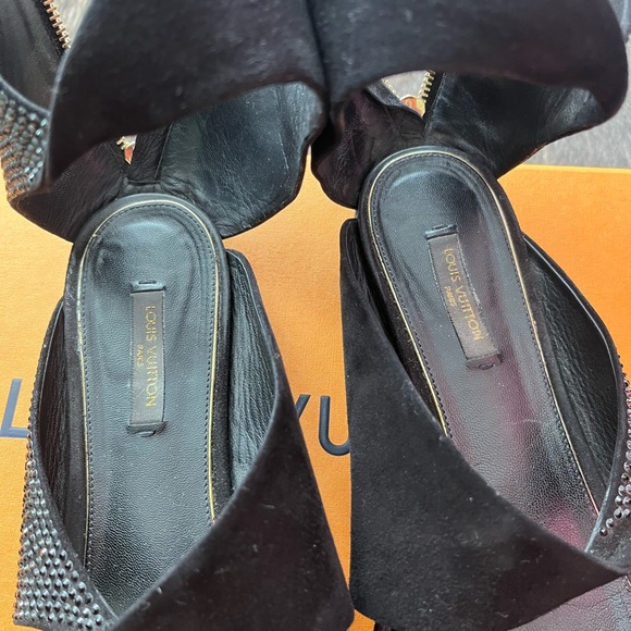Authentic Black Louis Vuitton Sandals Size 38 1/2 - Picture 4 of 6